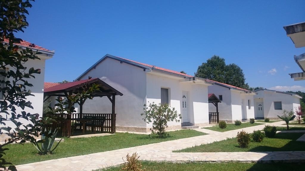 Beni Bungalows Ulcinj Bagian luar foto