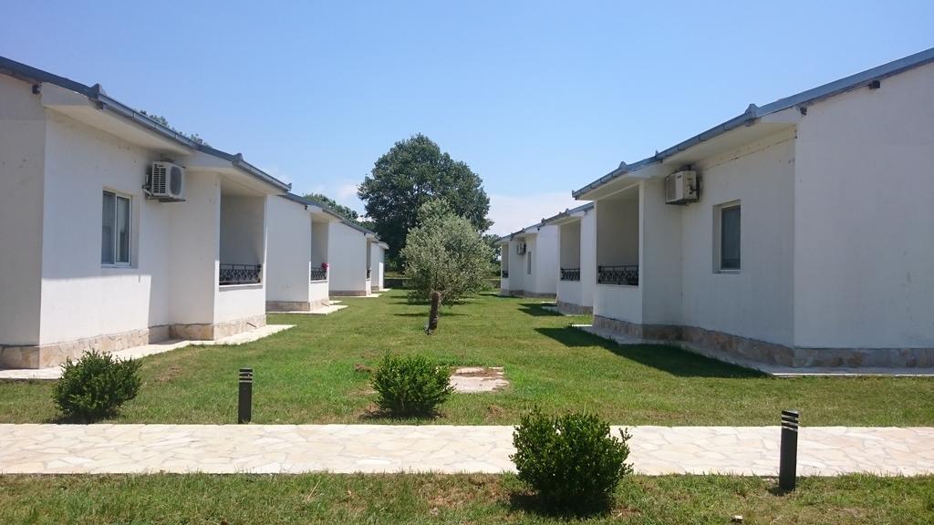 Beni Bungalows Ulcinj Bagian luar foto