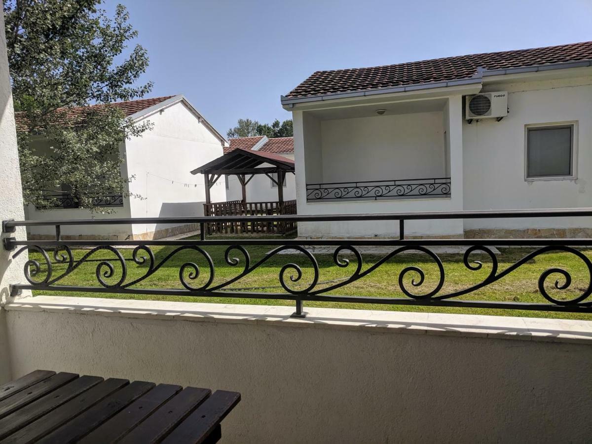 Beni Bungalows Ulcinj Bagian luar foto