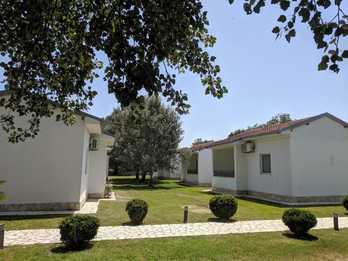 Beni Bungalows Ulcinj Bagian luar foto