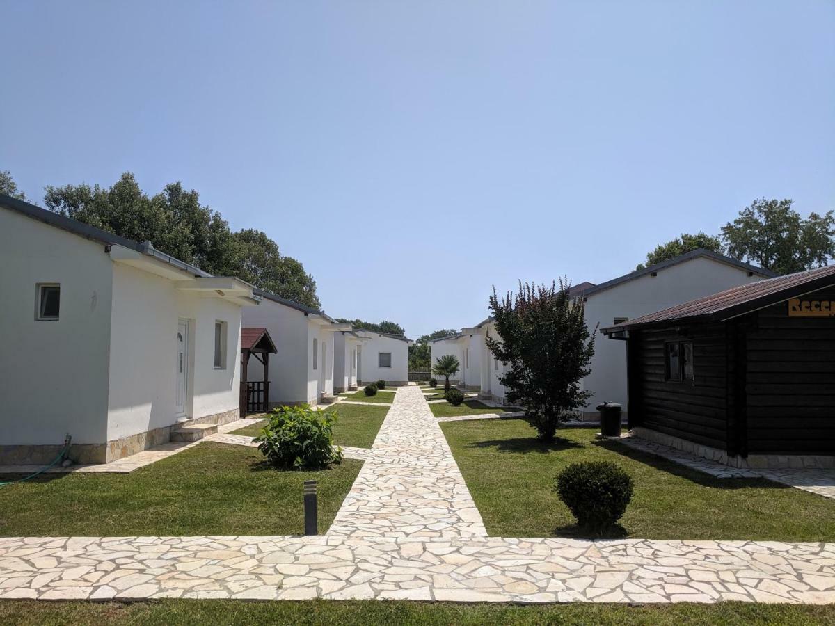 Beni Bungalows Ulcinj Bagian luar foto