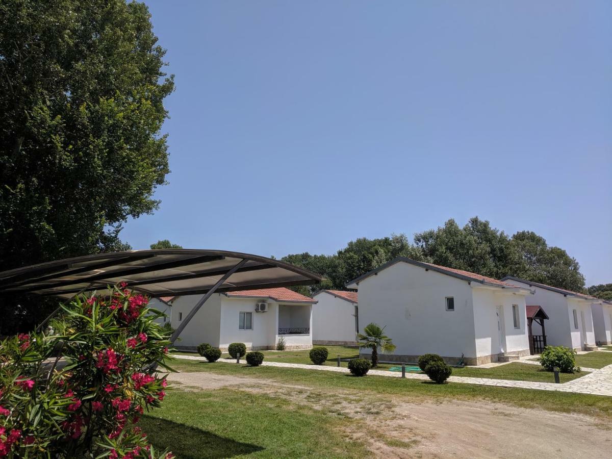 Beni Bungalows Ulcinj Bagian luar foto