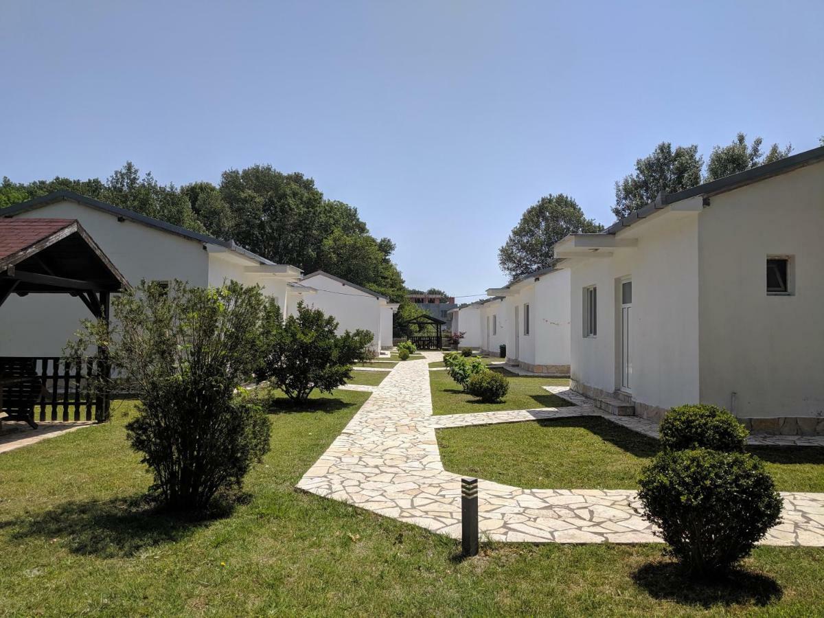 Beni Bungalows Ulcinj Bagian luar foto
