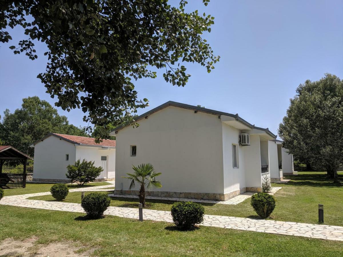 Beni Bungalows Ulcinj Bagian luar foto